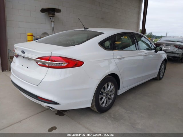Ford FUSION S 2018 3FA6P0G70JR271009 Image 4