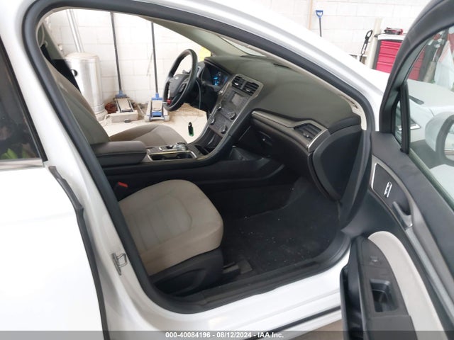 Ford FUSION S 2018 3FA6P0G70JR271009 Image 5