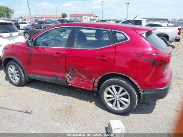 JN1BJ1CP9JW189477 Nissan Rogue Sport S