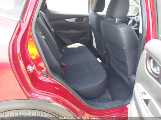 JN1BJ1CP9JW189477 Nissan Rogue Sport S