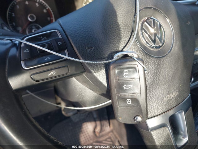 1VWAT7A3XFC123435 Volkswagen Passat 1.8t Limited Edition