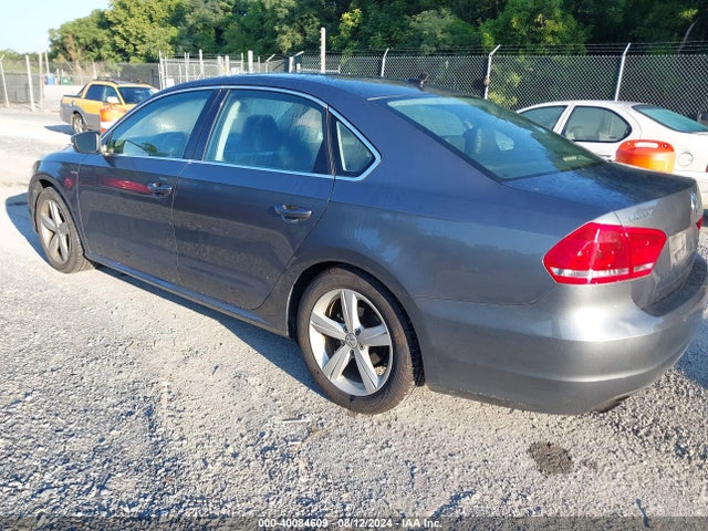 1VWAT7A3XFC123435 Volkswagen Passat 1.8t Limited Edition