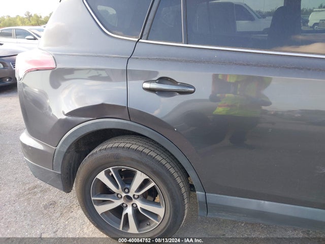Toyota Rav4 Xle 2018 2T3WFREV1JW425905 Image 17