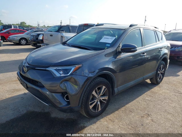 Toyota Rav4 Xle 2018 2T3WFREV1JW425905 Image 2