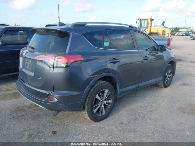 Toyota Rav4 Xle 2018 2T3WFREV1JW425905 Image 4