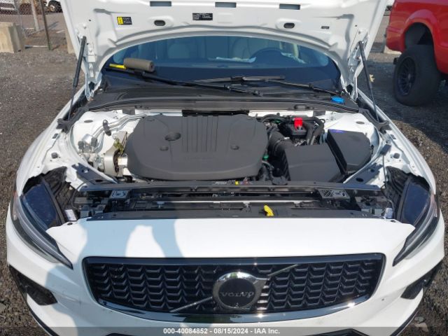 7JRL12FL4RG313131 Volvo S60 B5 Plus Dark Theme