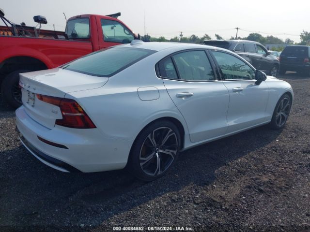 7JRL12FL4RG313131 Volvo S60 B5 Plus Dark Theme