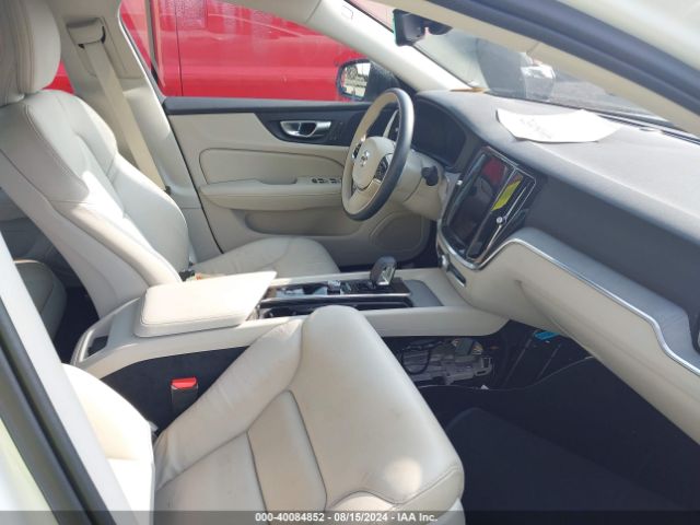 7JRL12FL4RG313131 Volvo S60 B5 Plus Dark Theme