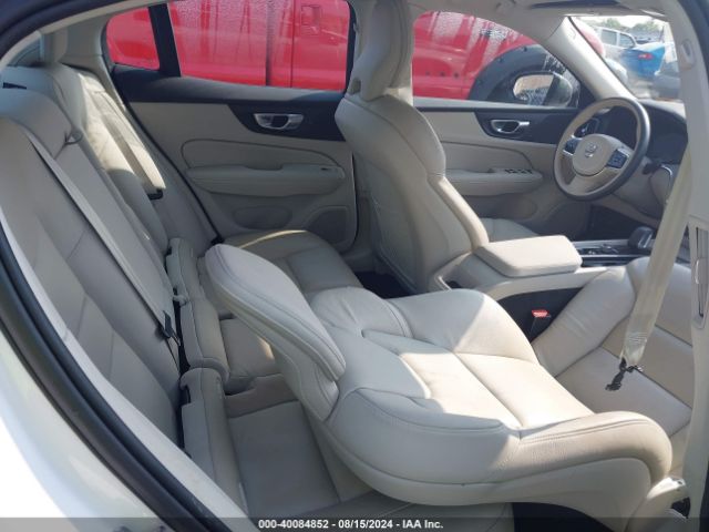 7JRL12FL4RG313131 Volvo S60 B5 Plus Dark Theme