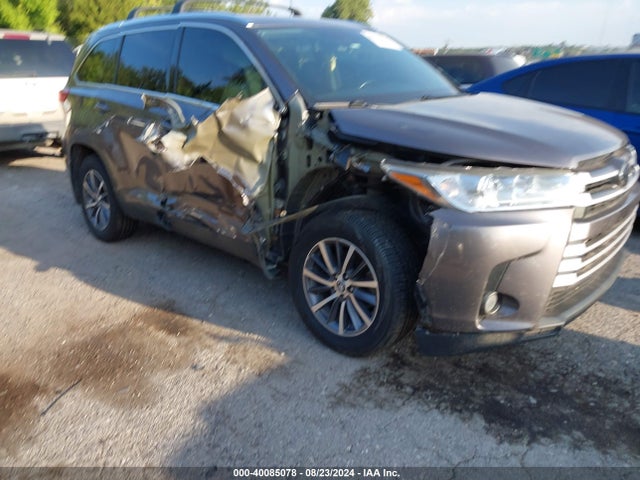 Toyota Highlander Xle 2019 5TDJZRFH3KS578900 Image 14