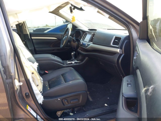 Toyota Highlander Xle 2019 5TDJZRFH3KS578900 Image 5