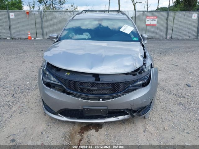 2C4RC1EG5JR158190 Chrysler Pacifica Touring L Plus