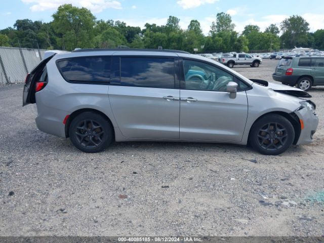 2C4RC1EG5JR158190 Chrysler Pacifica Touring L Plus