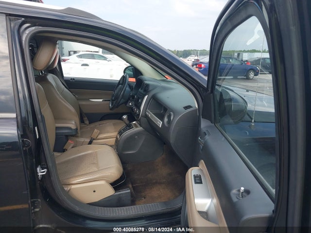 1C4NJCEB4ED633017 Jeep Compass Latitude