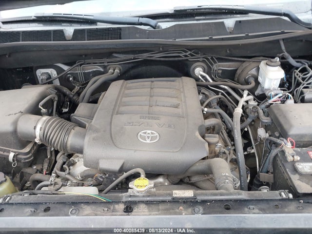 5TFHY5F10EX329028 Toyota Tundra Limited 5.7l V8