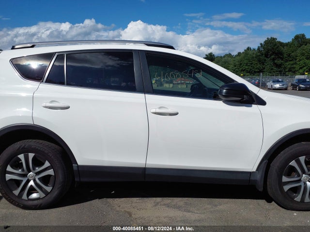 Toyota RAV4 LE 2018 JTMBFREVXJJ213694 Image 13