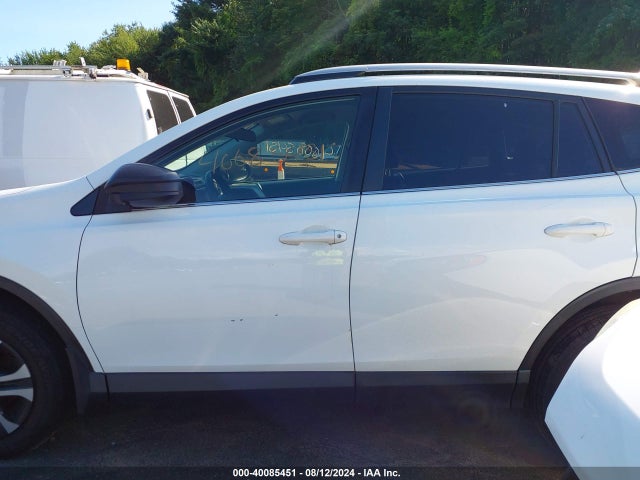 Toyota RAV4 LE 2018 JTMBFREVXJJ213694 Image 14