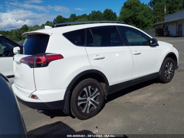 Toyota RAV4 LE 2018 JTMBFREVXJJ213694 Image 4