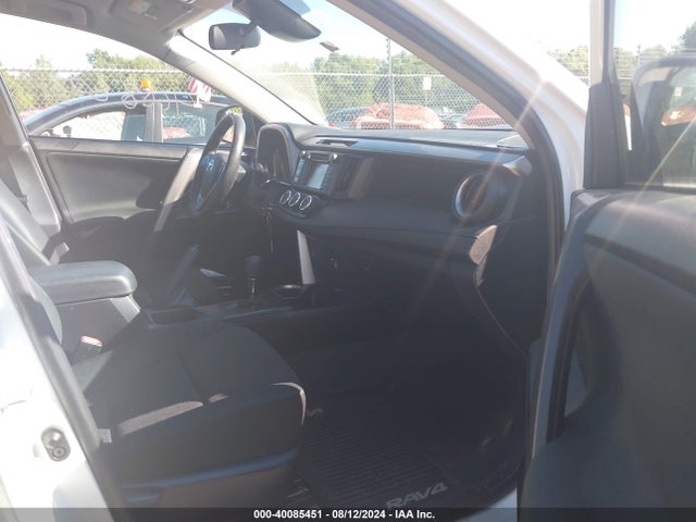 Toyota RAV4 LE 2018 JTMBFREVXJJ213694 Image 5