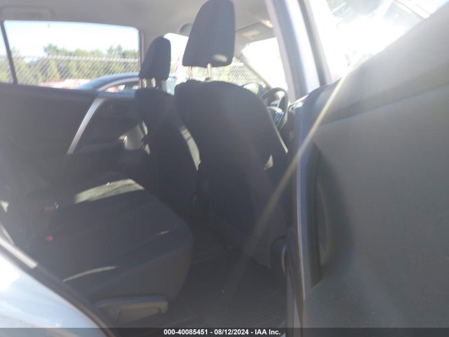 Toyota RAV4 LE 2018 JTMBFREVXJJ213694 Image 8
