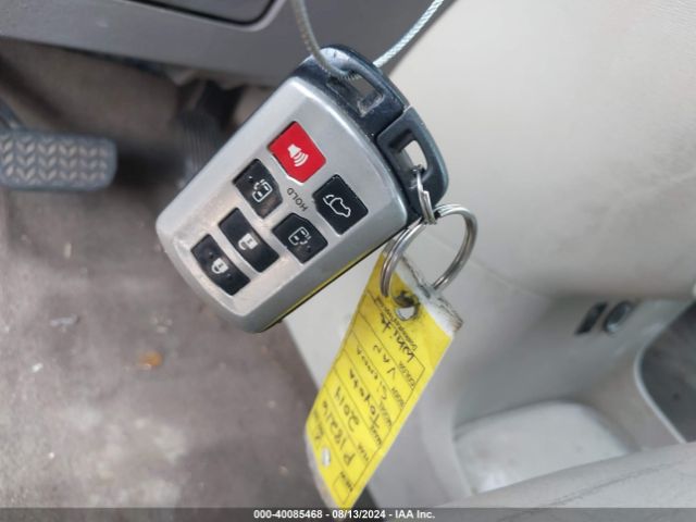 5TDYK3DC9ES434280 Toyota Sienna Xle V6 8 Passenger