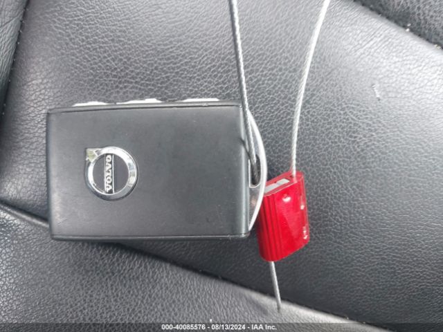 7JRA22TK3KG017443 Volvo S60 T6 Momentum