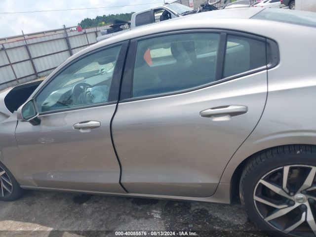 7JRA22TK3KG017443 Volvo S60 T6 Momentum