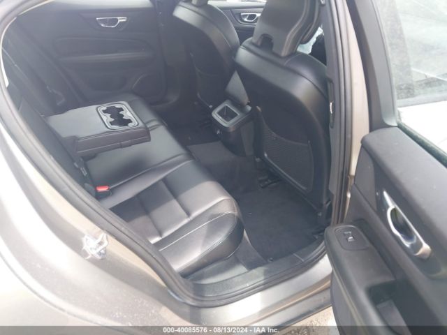7JRA22TK3KG017443 Volvo S60 T6 Momentum