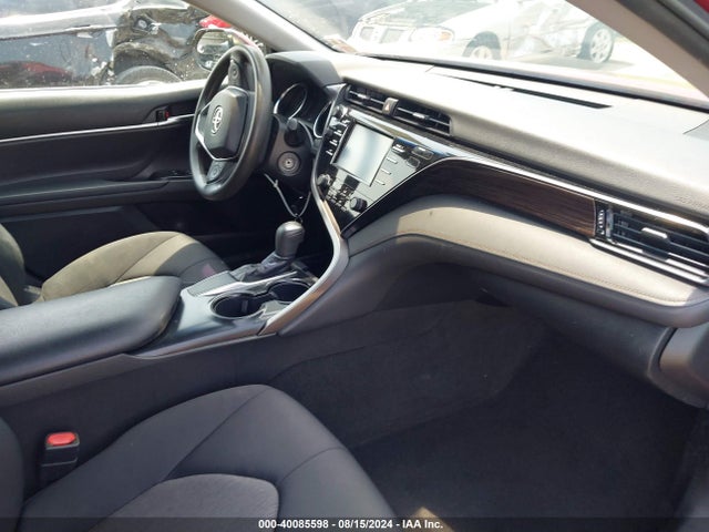 Toyota CAMRY LE 2019 4T1B11HK7KU821184 Image 5