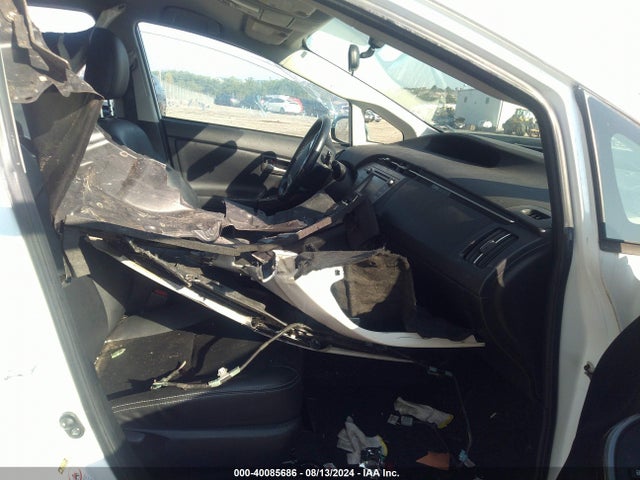 JTDKN3DU5F0414845 Toyota Prius Persona Series Special Edition