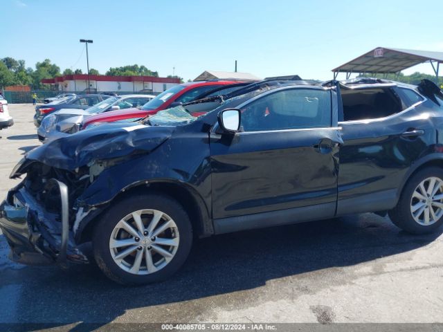 JN1BJ1CR8JW267281 Nissan Rogue Sport S