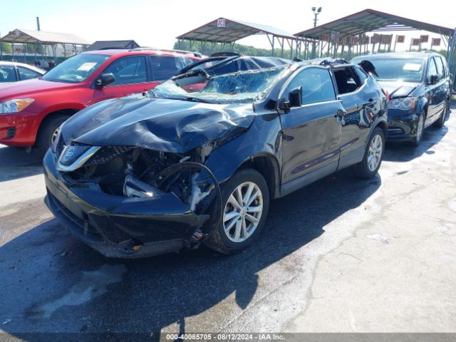 JN1BJ1CR8JW267281 Nissan Rogue Sport S
