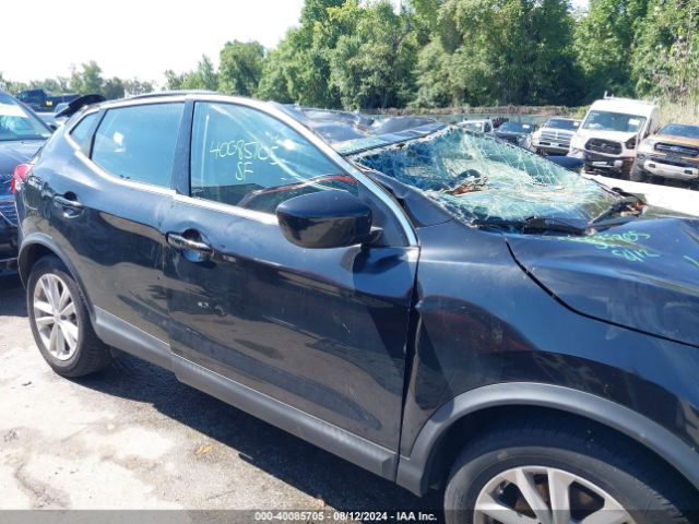 JN1BJ1CR8JW267281 Nissan Rogue Sport S
