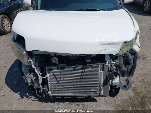Scion XB 2014 JTLZE4FE6EJ054721 Image 13