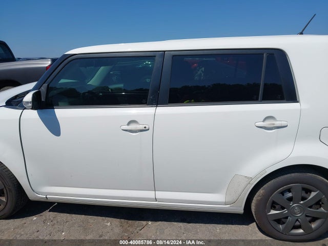 Scion XB 2014 JTLZE4FE6EJ054721 Image 15