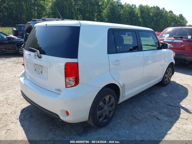 Scion XB 2014 JTLZE4FE6EJ054721 Image 4