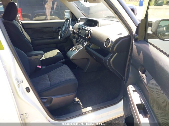 Scion XB 2014 JTLZE4FE6EJ054721 Image 5
