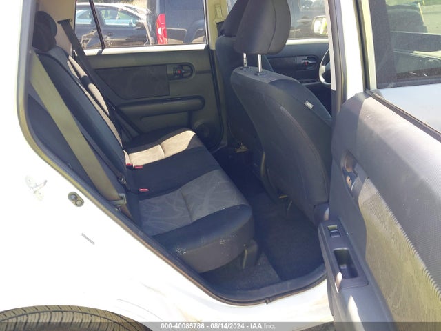 Scion XB 2014 JTLZE4FE6EJ054721 Image 8