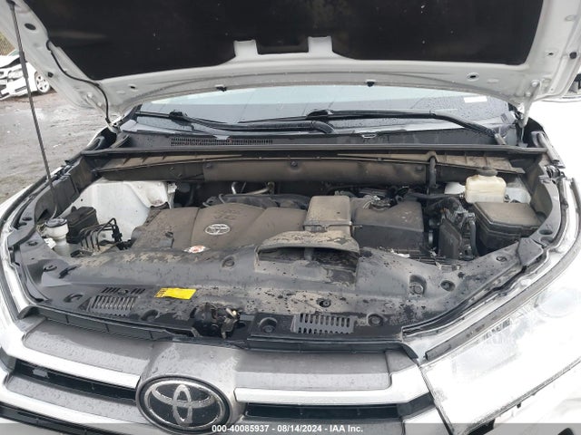 Toyota Highlander Xle 2018 5TDKZRFH9JS533317 Image 10