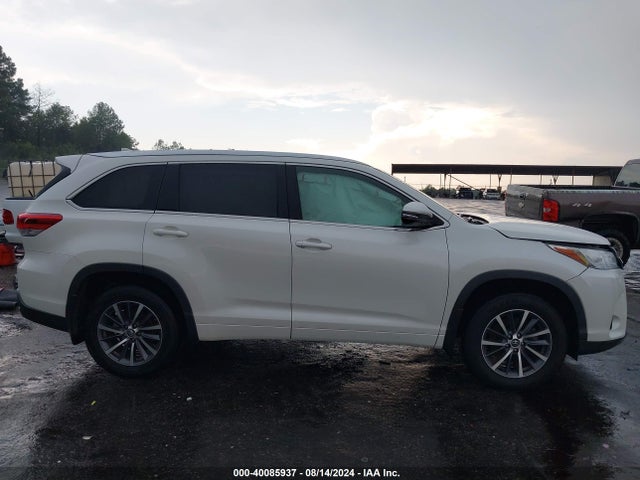 Toyota Highlander Xle 2018 5TDKZRFH9JS533317 Image 13