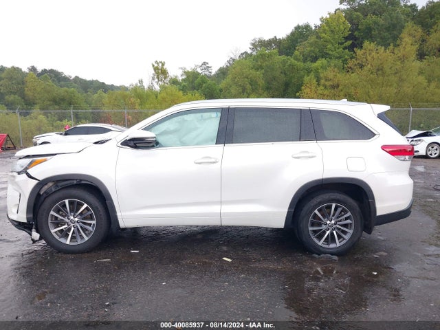 Toyota Highlander Xle 2018 5TDKZRFH9JS533317 Image 14