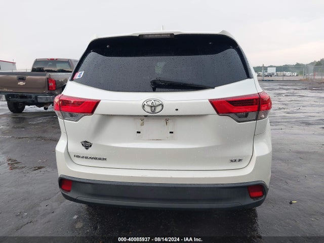 Toyota Highlander Xle 2018 5TDKZRFH9JS533317 Image 16