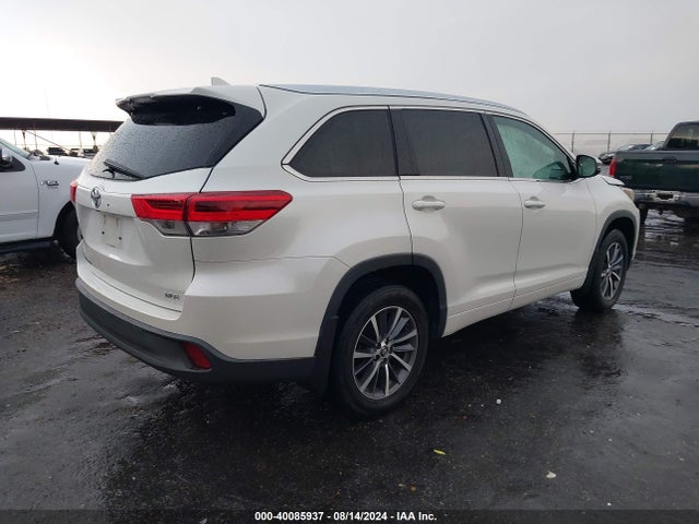Toyota Highlander Xle 2018 5TDKZRFH9JS533317 Image 4