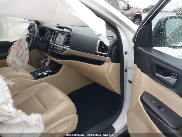 Toyota Highlander Xle 2018 5TDKZRFH9JS533317 Image 5