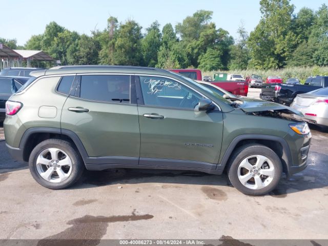 3C4NJDBB3KT600588 Jeep Compass Latitude 4x4