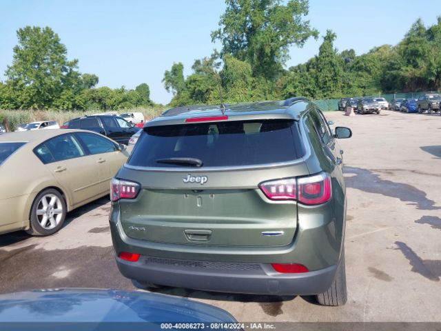 3C4NJDBB3KT600588 Jeep Compass Latitude 4x4