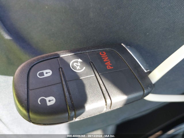 3C4NJCCBXJT318987 Jeep Compass Limited Fwd
