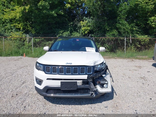 3C4NJCCBXJT318987 Jeep Compass Limited Fwd