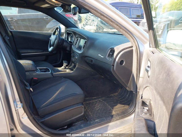 2C3CDXHG5GH266135 Dodge Charger Sxt