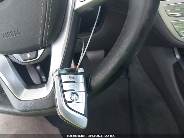 WBA7T2C09LGL17927 BMW 740I